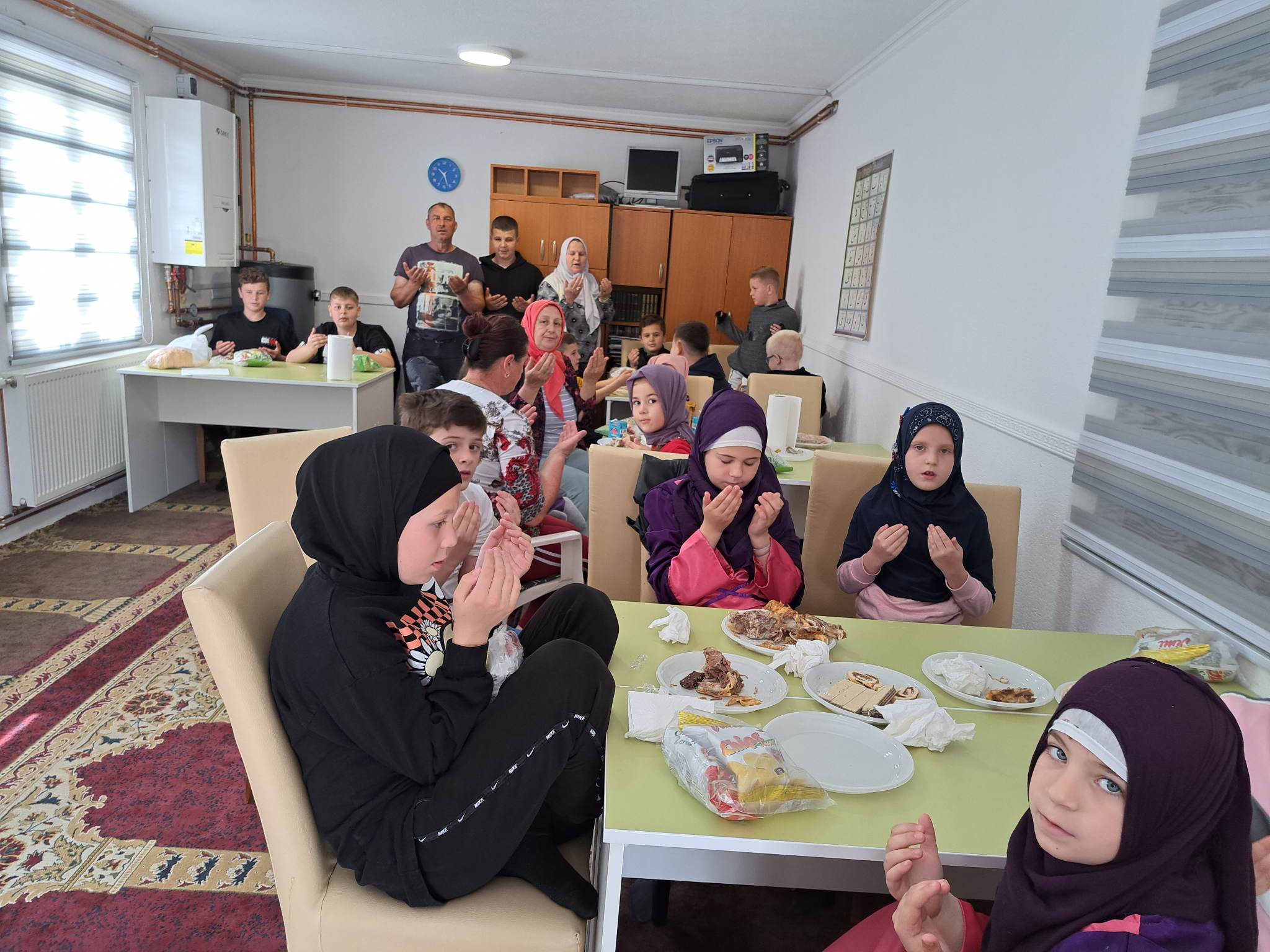 Jusići:Akika- kurbani za blizance: Islamović Aden i Din